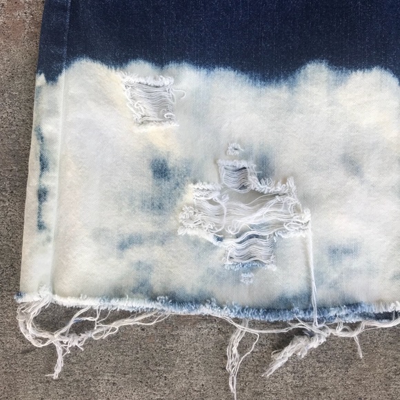 Women's GUESS Bleached/Distressed Denim Skirt - Picture 3 of 8